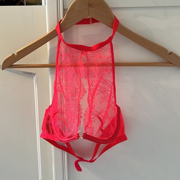 Victoria's Secret Women's Intimate Red Lingerie Bra - Picture 5 of 14